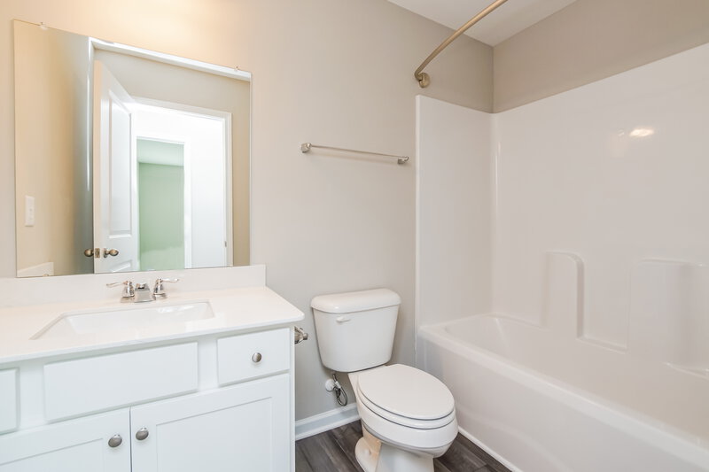 1,710/Mo, 352 Stone Arbor Way Wendell, NC 27591 Bathroom View