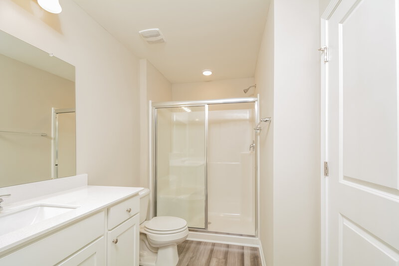 1,705/Mo, 366 Stone Arbor Way Wendell, NC 27591 Main Bathroom View