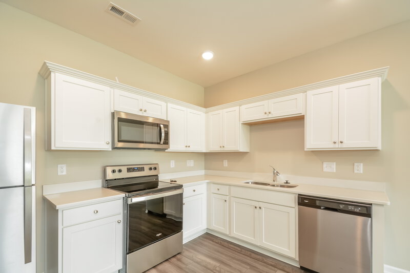 2,500/Mo, 368 Stone Arbor Way Wendell, NC 27591 Kitchen View