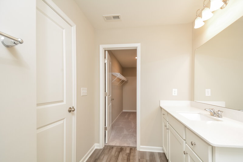 2,500/Mo, 368 Stone Arbor Way Wendell, NC 27591 Main Bathroom View 2