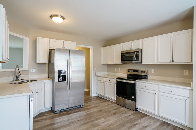 2,370/Mo, 8217 Hobhouse Cir Raleigh, NC 27615 Kitchen View