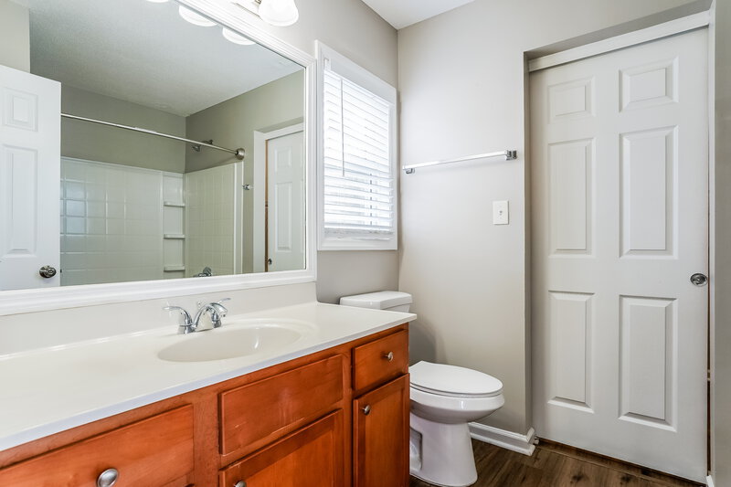 1,910/Mo, 5 Toms Rock Pl Durham, NC 27704 Main Bathroom View