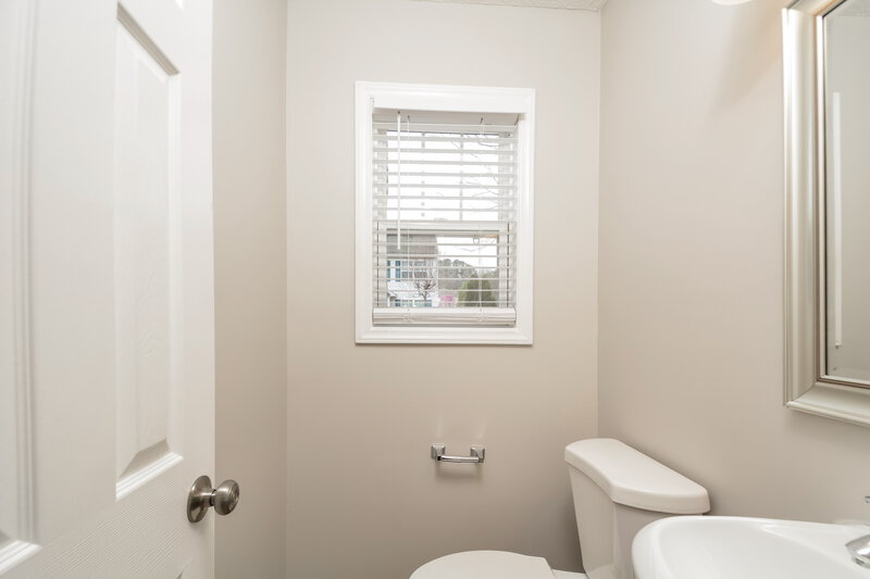 2,730/Mo, 5 Toms Rock Pl Durham, NC 27704 Bathroom View