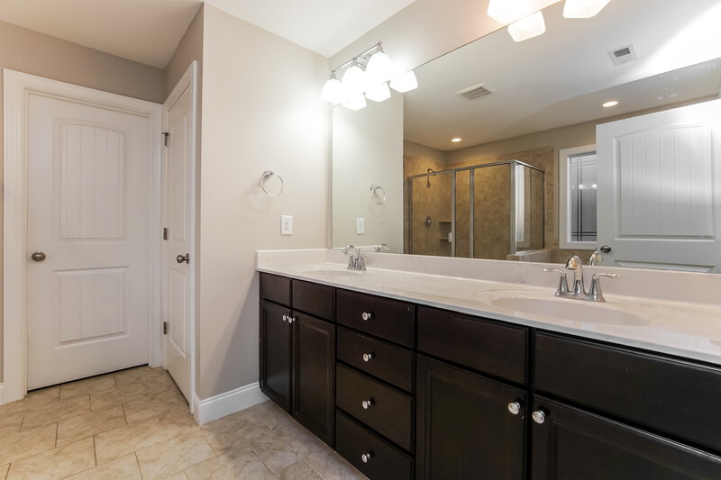 2,545/Mo, 5517 Weathered Rock Ct Knightdale, NC 27545 Main Bathroom View