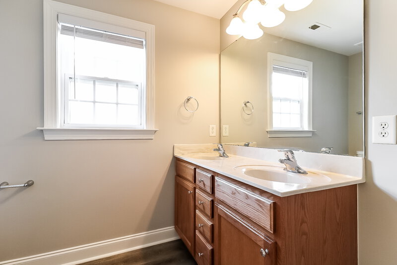2,595/Mo, 445 Timber Meadow Lake Dr Fuquay Varina, NC 27526 Bathroom View