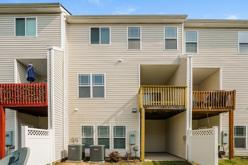 1,970/Mo, 705 Keystone Park Dr Unit 12 Morrisville, NC 27560 Rear View