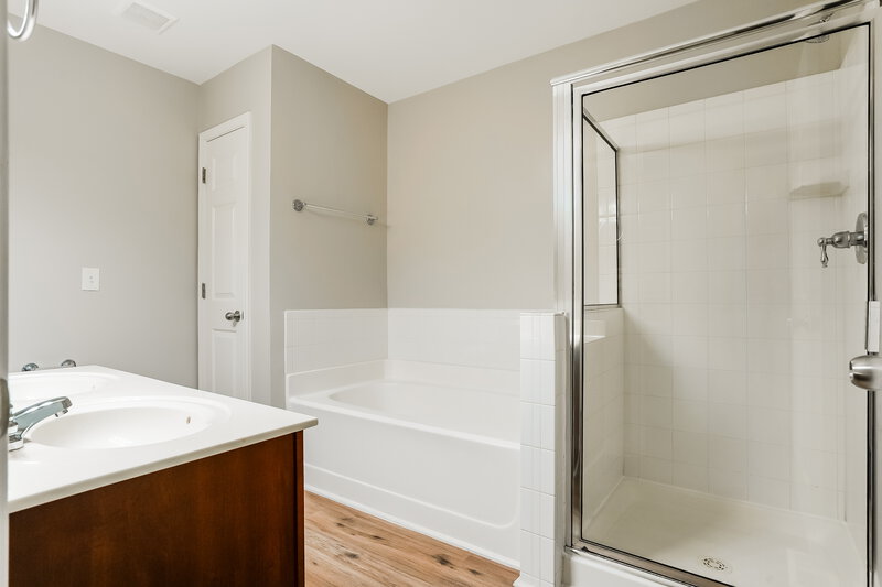 1,730/Mo, 311 Gilman Ln Unit 106 Raleigh, NC 27610 Main Bathroom View 2