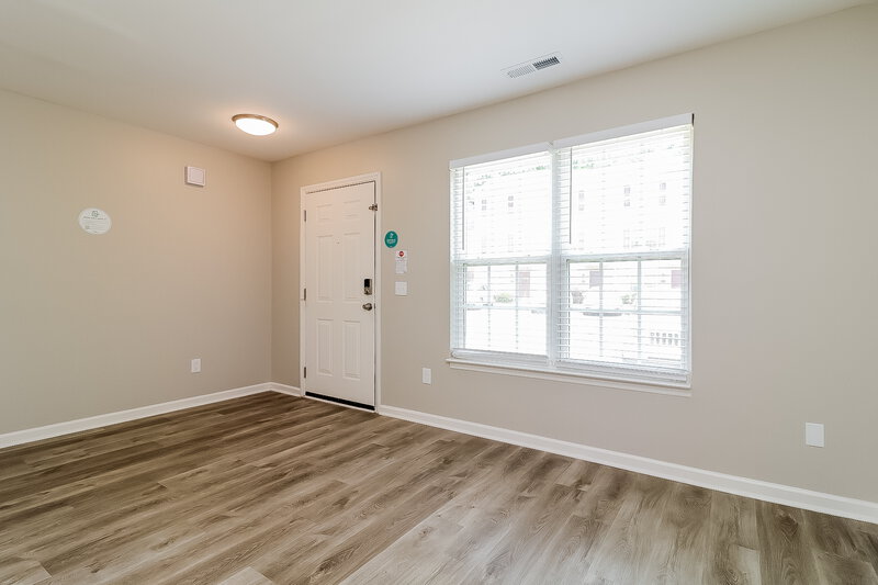 1,575/Mo, 20 Red Ln Raleigh, NC 27606 Living Room View 2