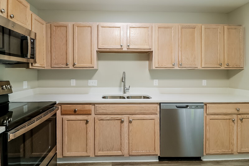 1,575/Mo, 20 Red Ln Raleigh, NC 27606 Kitchen View