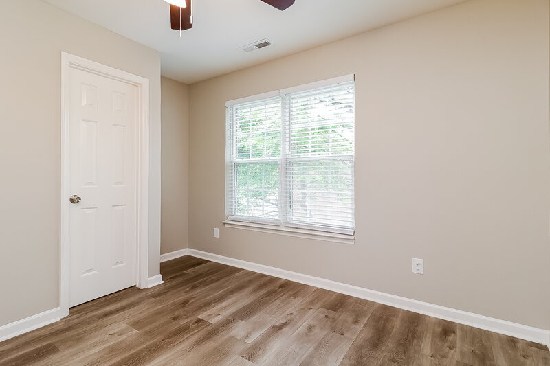 1,575/Mo, 20 Red Ln Raleigh, NC 27606 Main Bedroom View