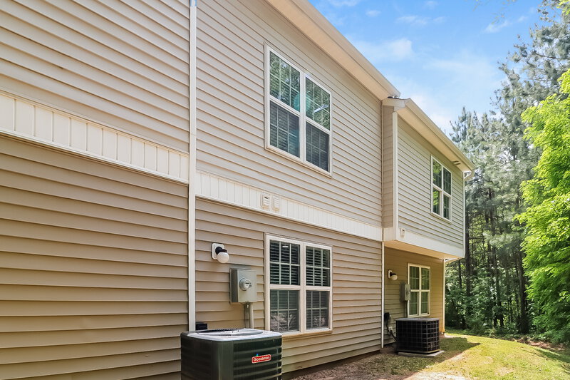 1,575/Mo, 20 Red Ln Raleigh, NC 27606 Side View