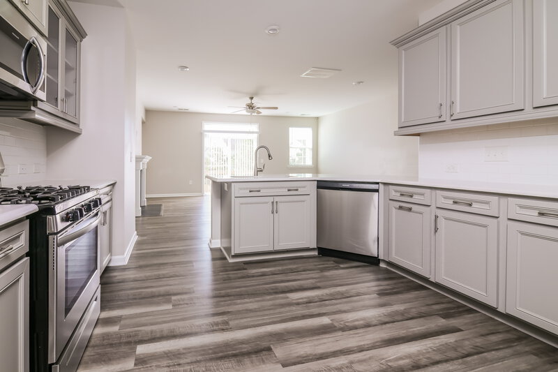 2,250/Mo, 1868 Austin Ridge Pkwy Wake Forest, NC 27587 Kitchen View