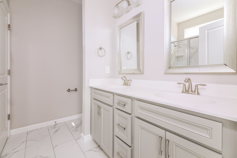 2,250/Mo, 1868 Austin Ridge Pkwy Wake Forest, NC 27587 Main Bathroom View