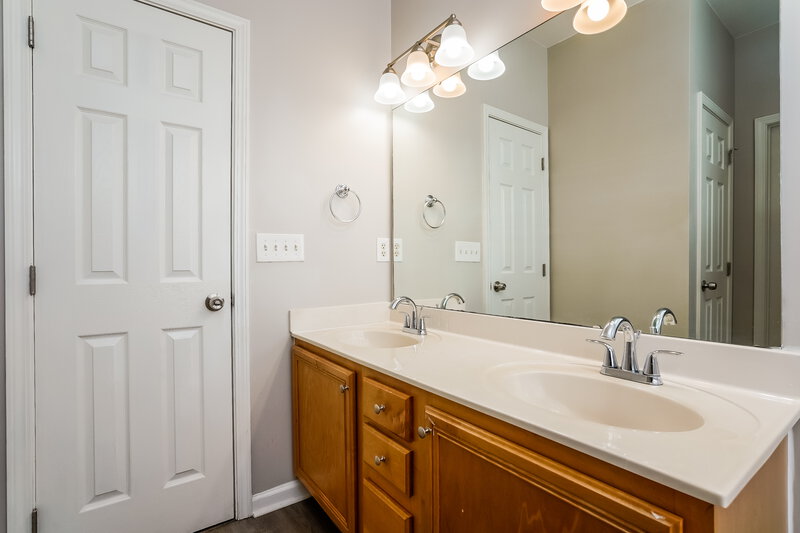 2,080/Mo, 5124 Amberfield Way Raleigh, NC 27604 Main Bathroom View