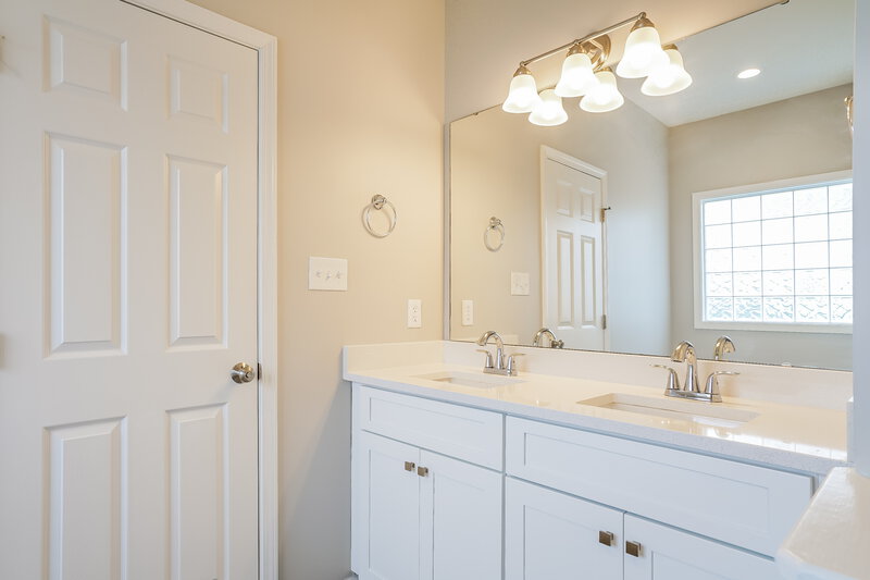 2,210/Mo, 115 Red Lake St Garner, NC 27529 Bathroom View