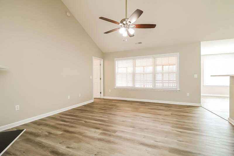 2,130/Mo, 922 Widewaters Pkwy Knightdale, NC 27545 Living Room View