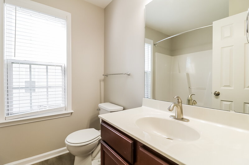 2,130/Mo, 922 Widewaters Pkwy Knightdale, NC 27545 Bathroom View