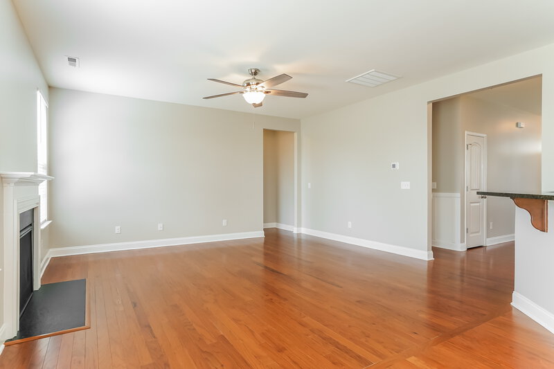 2,370/Mo, 335 Clubhouse Dr Youngsville, NC 27596 Living Room View