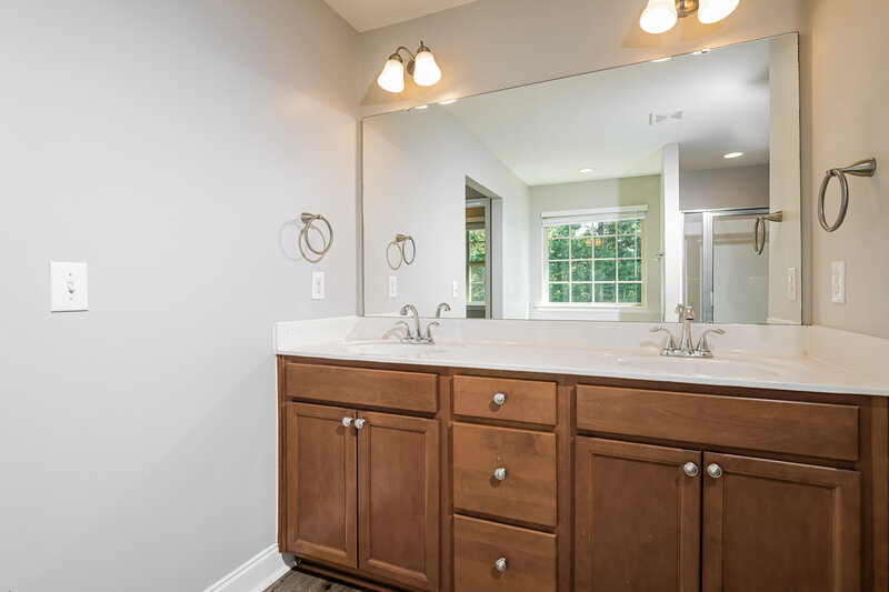 1,905/Mo, 335 Clubhouse Dr Youngsville, NC 27596 Main Bathroom View