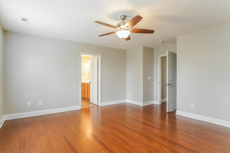 2,370/Mo, 335 Clubhouse Dr Youngsville, NC 27596 Main Bedroom View 2