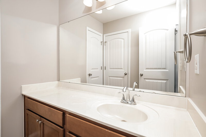 1,905/Mo, 335 Clubhouse Dr Youngsville, NC 27596 Bathroom View 2