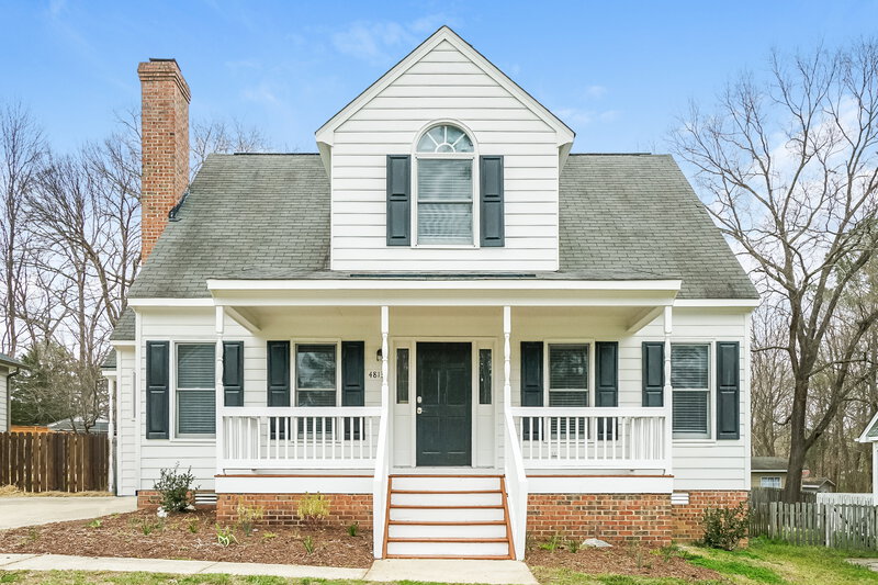 1,810/Mo, 4813 Draper Rd Raleigh, NC 27616 External View