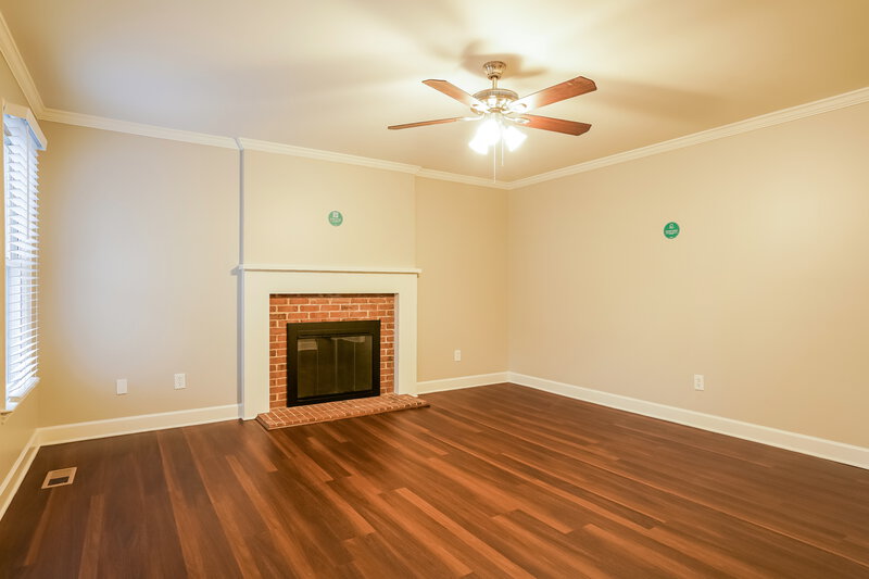 1,810/Mo, 4813 Draper Rd Raleigh, NC 27616 Living Room View