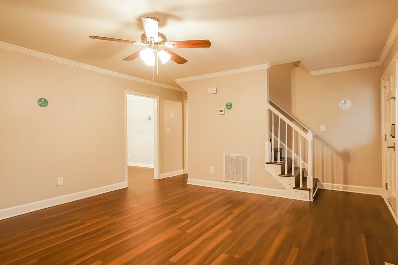 1,810/Mo, 4813 Draper Rd Raleigh, NC 27616 Living Room View 3