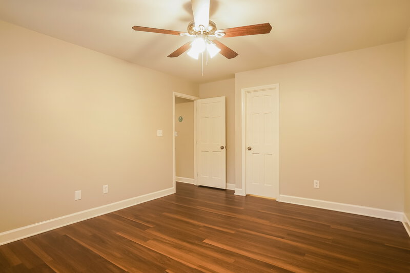 1,810/Mo, 4813 Draper Rd Raleigh, NC 27616 Main Bedroom View 2
