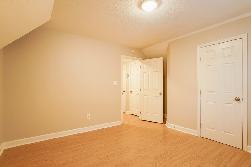 1,810/Mo, 4813 Draper Rd Raleigh, NC 27616 Bedroom View