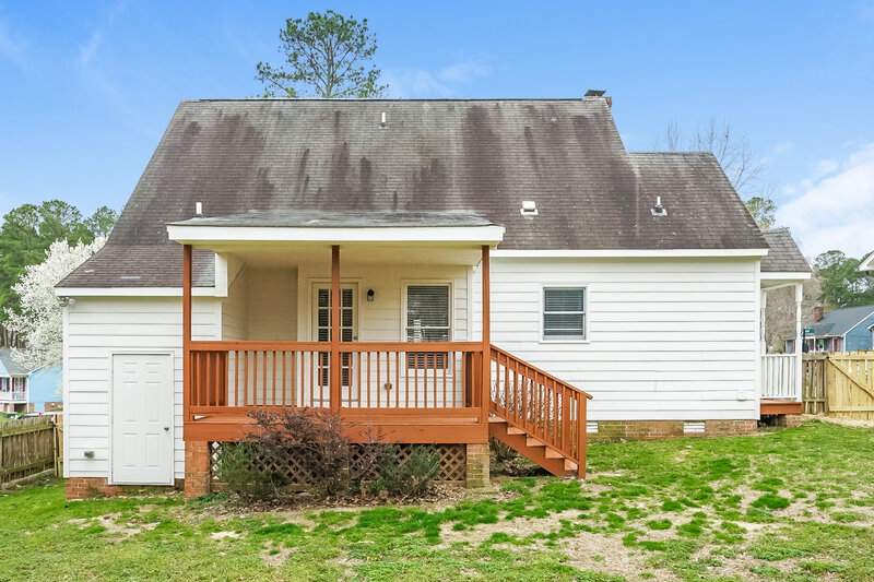 1,810/Mo, 4813 Draper Rd Raleigh, NC 27616 Rear View