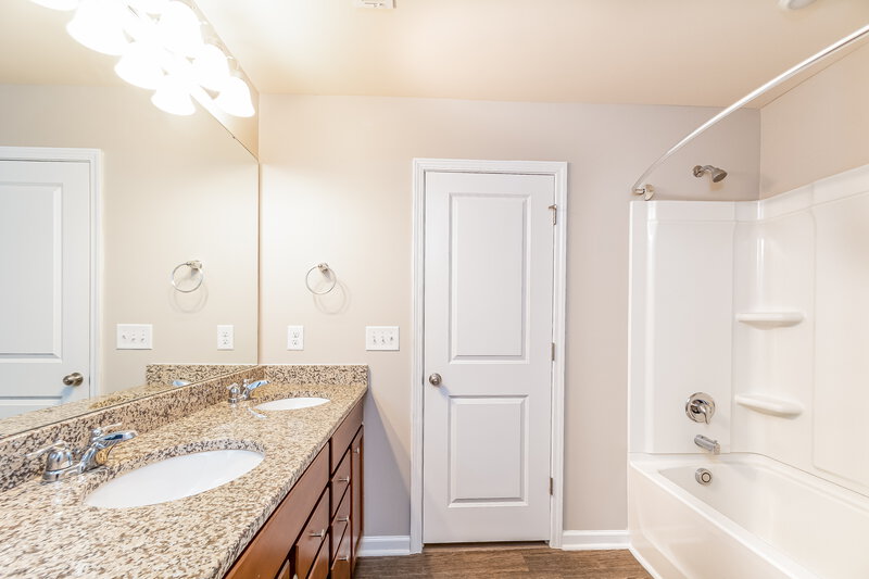 2,175/Mo, 2137 Water Marsh Trl Fuquay Varina, NC 27526 Main Bathroom View 2
