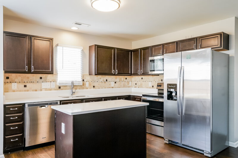 2,075/Mo, 1619 Moineau Ln Raleigh, NC 27610 Kitchen View