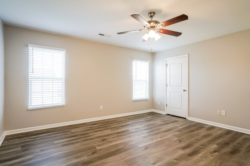2,075/Mo, 1619 Moineau Ln Raleigh, NC 27610 Main Bedroom View
