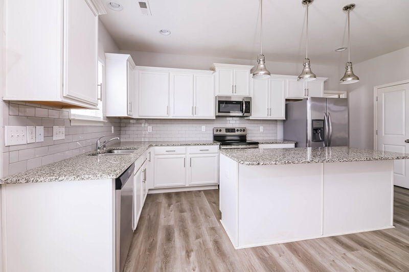 2,200/Mo, 36 W Painted Way Clayton, NC 27527 Kitchen View