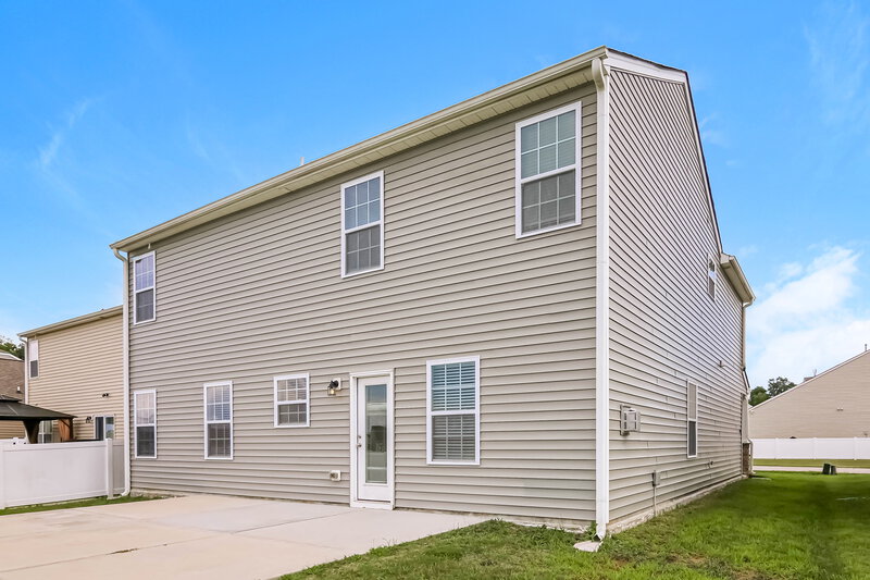 2,200/Mo, 36 W Painted Way Clayton, NC 27527 Rear View