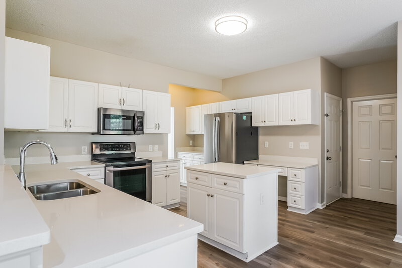 2,725/Mo, 8817 Whitby Ct Raleigh, NC 27615 Kitchen View