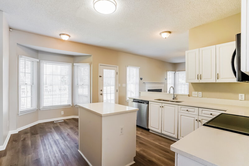 2,725/Mo, 8817 Whitby Ct Raleigh, NC 27615 Kitchen View 2