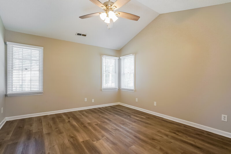 2,725/Mo, 8817 Whitby Ct Raleigh, NC 27615 Main Bedroom View