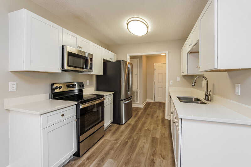 1,665/Mo, 189 Clear Water Dr Wilson's Mills, NC 27577 Kitchen View