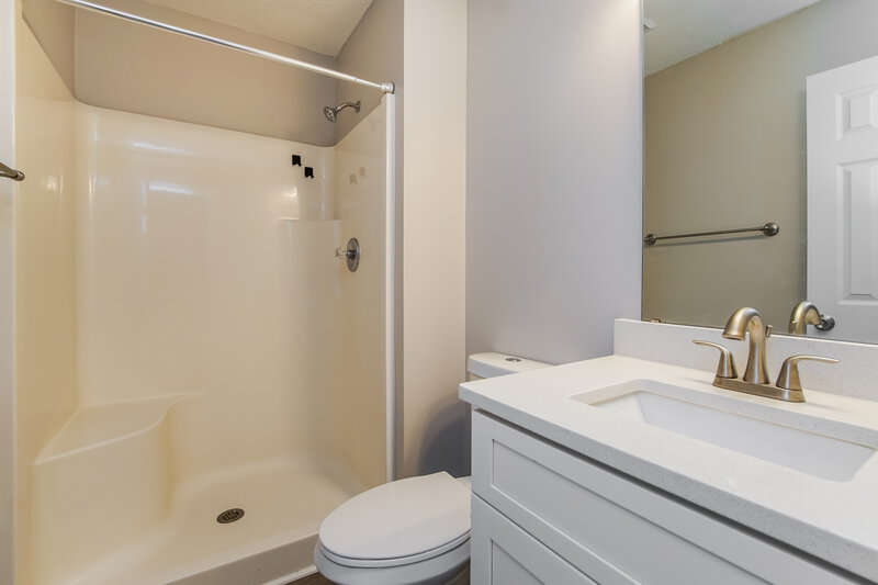 1,665/Mo, 189 Clear Water Dr Wilson's Mills, NC 27577 Main Bathroom View