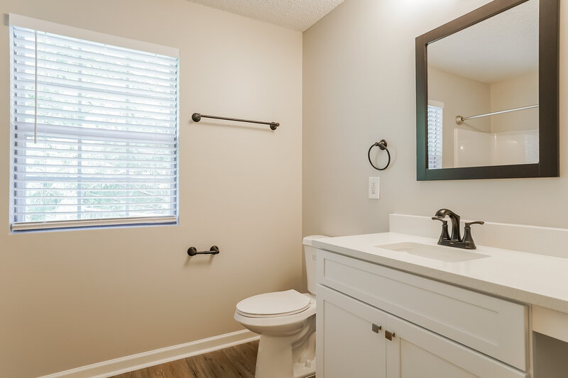 2,110/Mo, 1227 Arbor Greene Dr Garner, NC 27529 Main Bathroom View