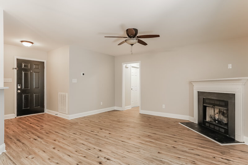 1,975/Mo, 143 Locket Dr Clayton, NC 27520 Living Room View 2