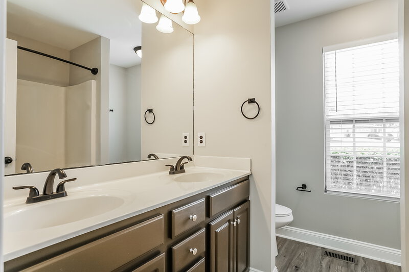 1,975/Mo, 143 Locket Dr Clayton, NC 27520 Bathroom View