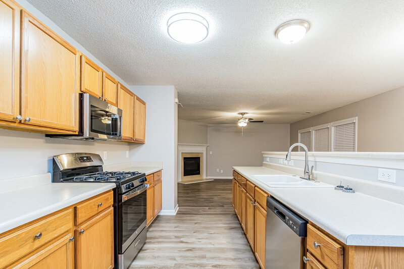 1,950/Mo, 6056 Ricker Rd Raleigh, NC 27610 Kitchen View 2