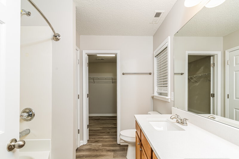 1,950/Mo, 6056 Ricker Rd Raleigh, NC 27610 Main Bathroom View 2