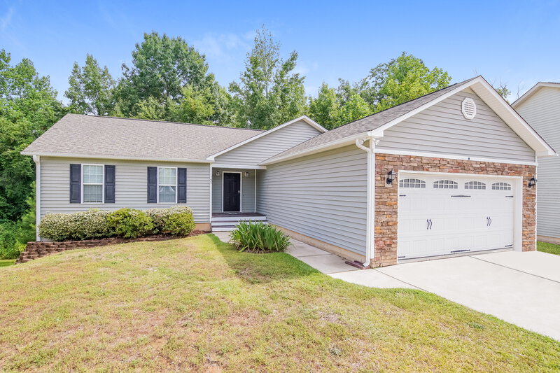 1,700/Mo, 145 Lynn Dr Clayton, NC 27520 External View