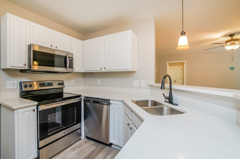 1,700/Mo, 145 Lynn Dr Clayton, NC 27520 Kitchen View 2