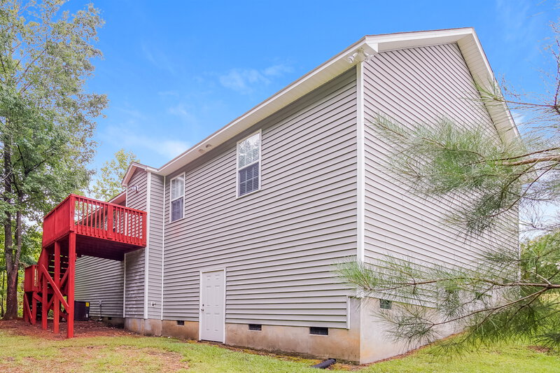 1,700/Mo, 145 Lynn Dr Clayton, NC 27520 Rear View