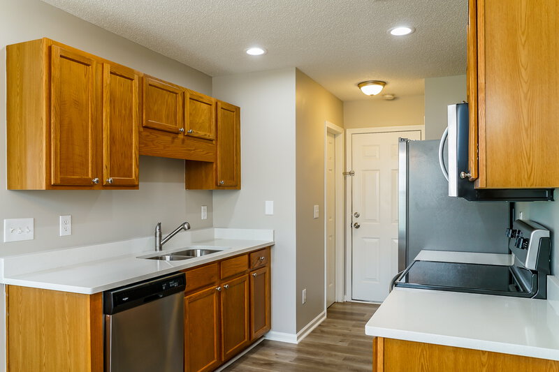 2,035/Mo, 8145 Wesley Farm Dr Raleigh, NC 27616 Kitchen View 2